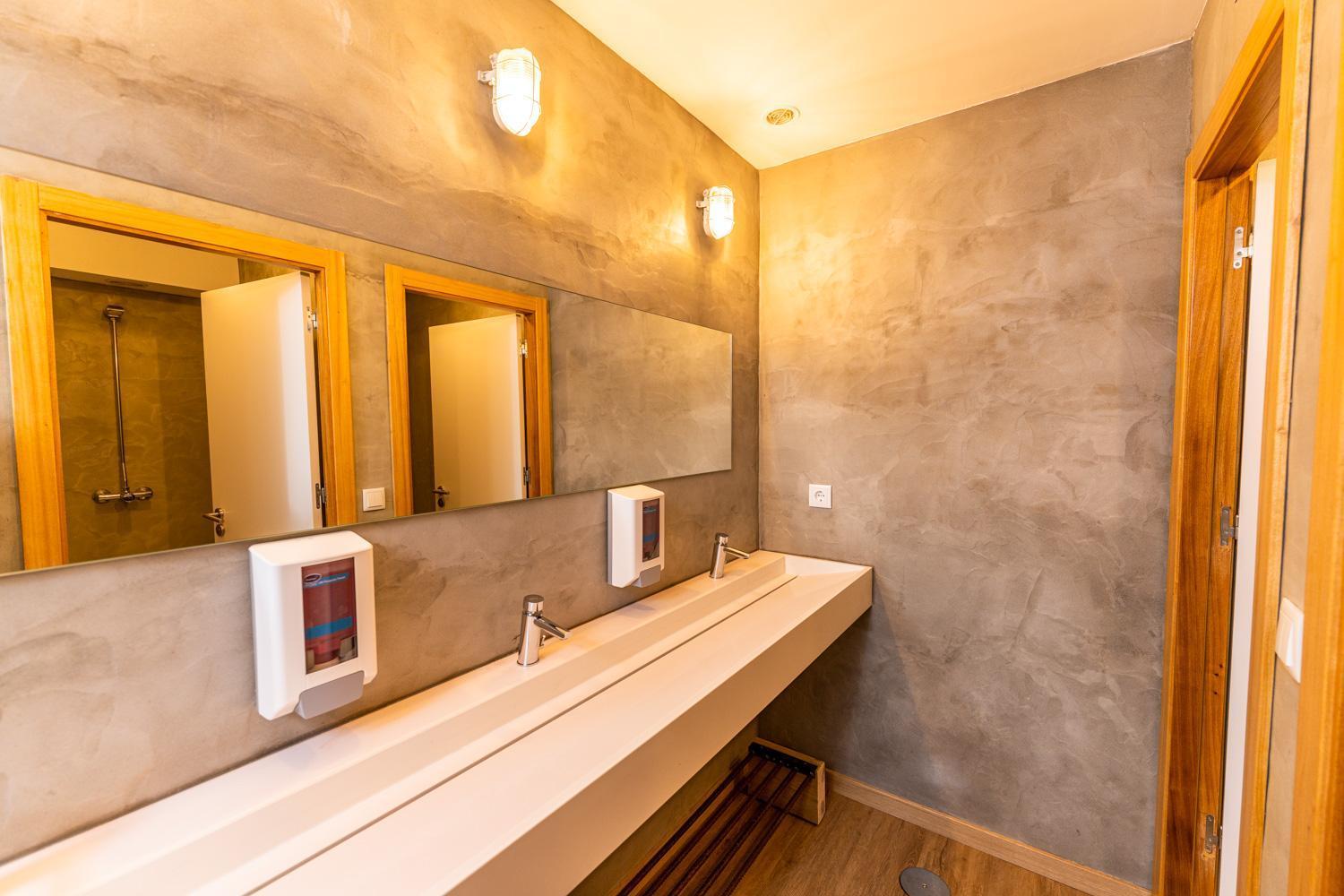 Ola Vida - Hostel Каминья Экстерьер фото